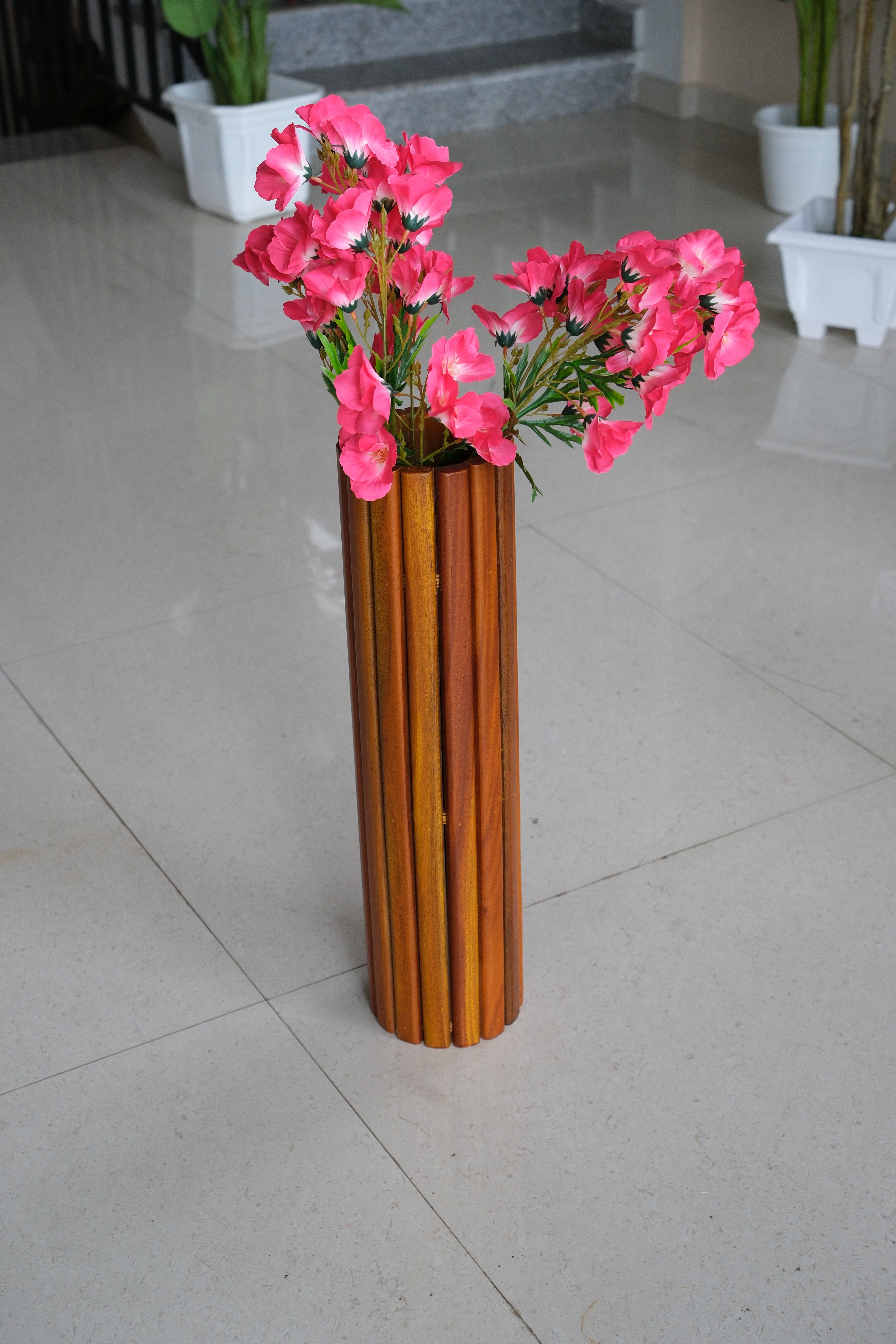 WOODEN FLOWER VASE WITHOUT FLOWER