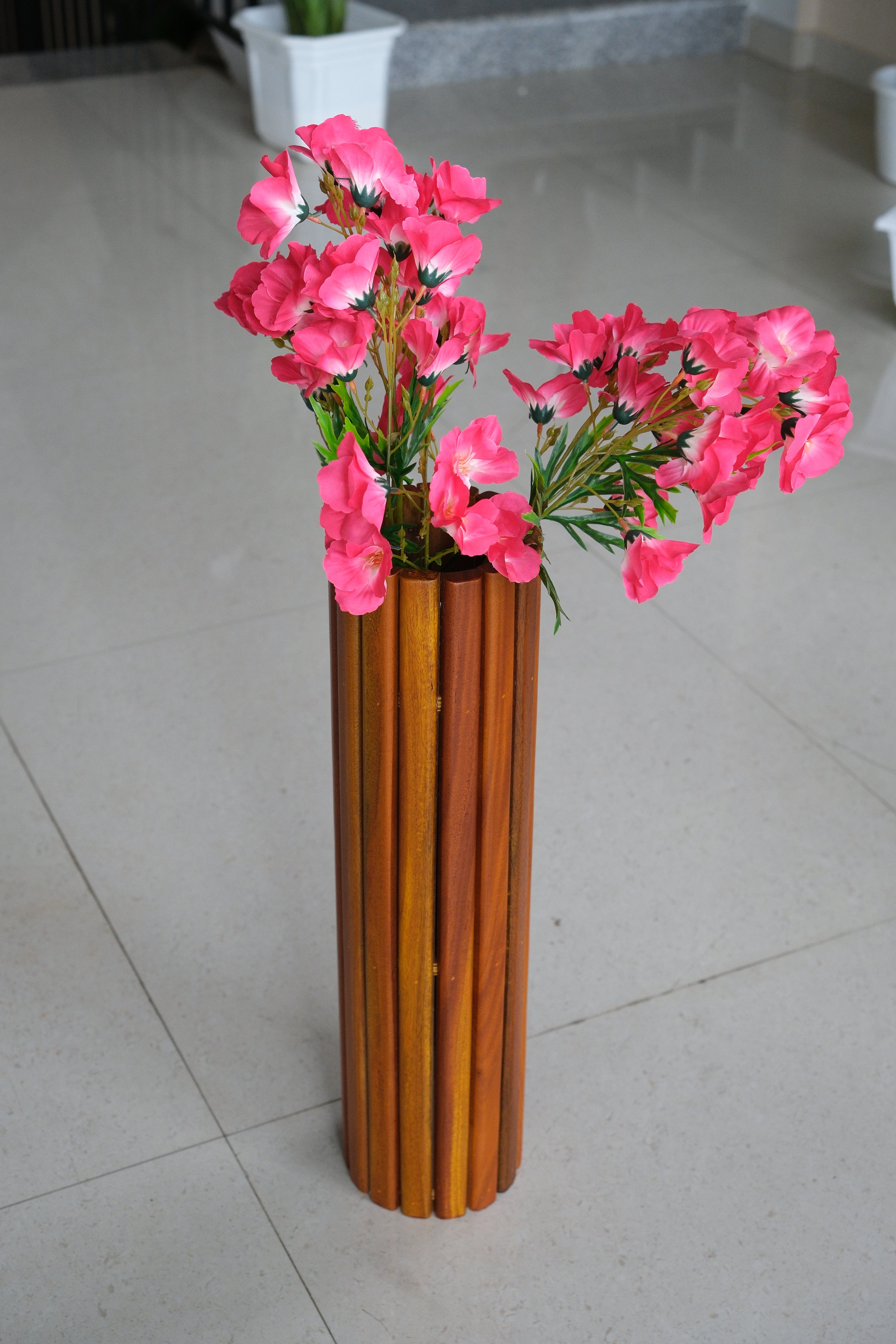 WOODEN FLOWER VASE WITHOUT FLOWER