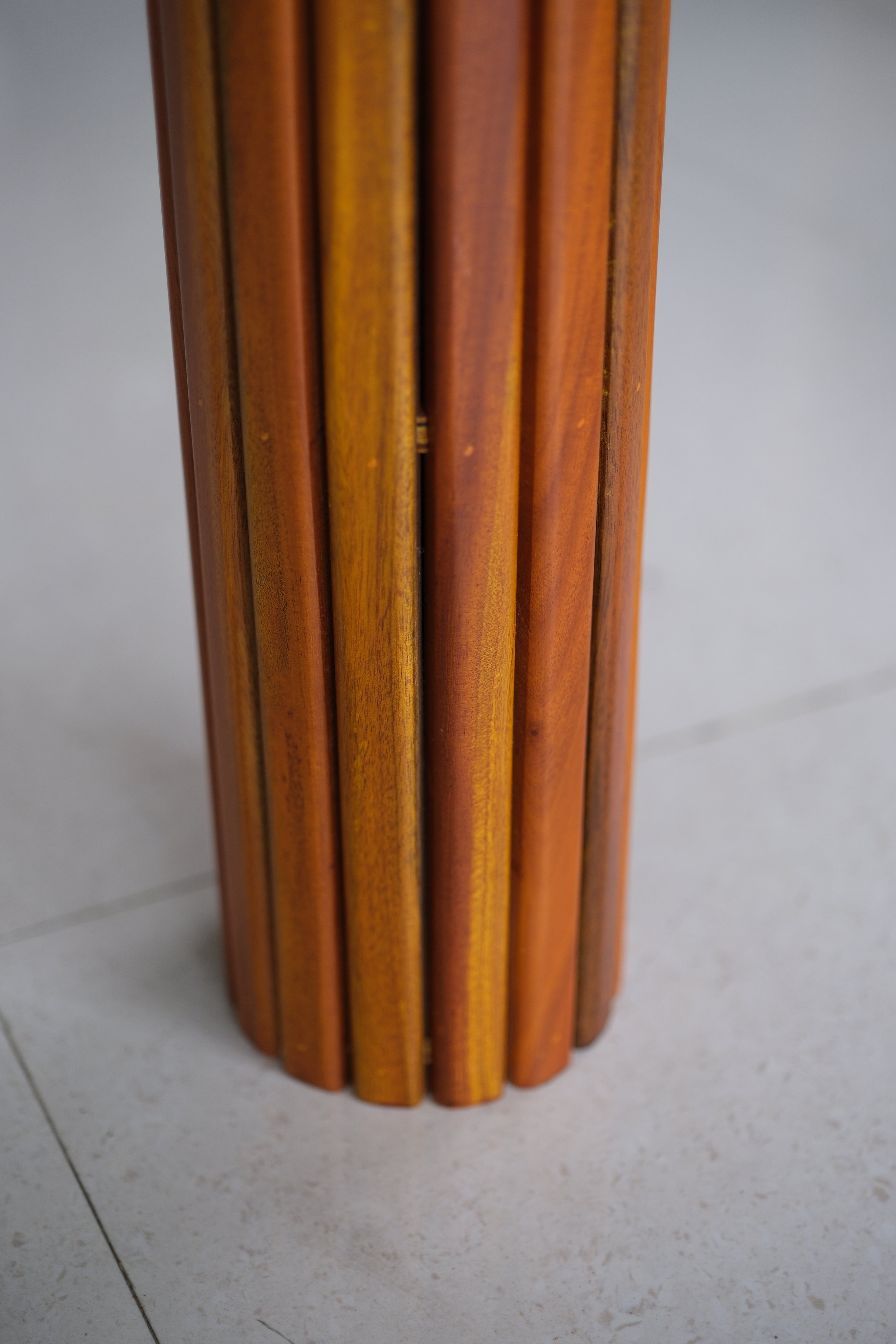 WOODEN FLOWER VASE WITHOUT FLOWER