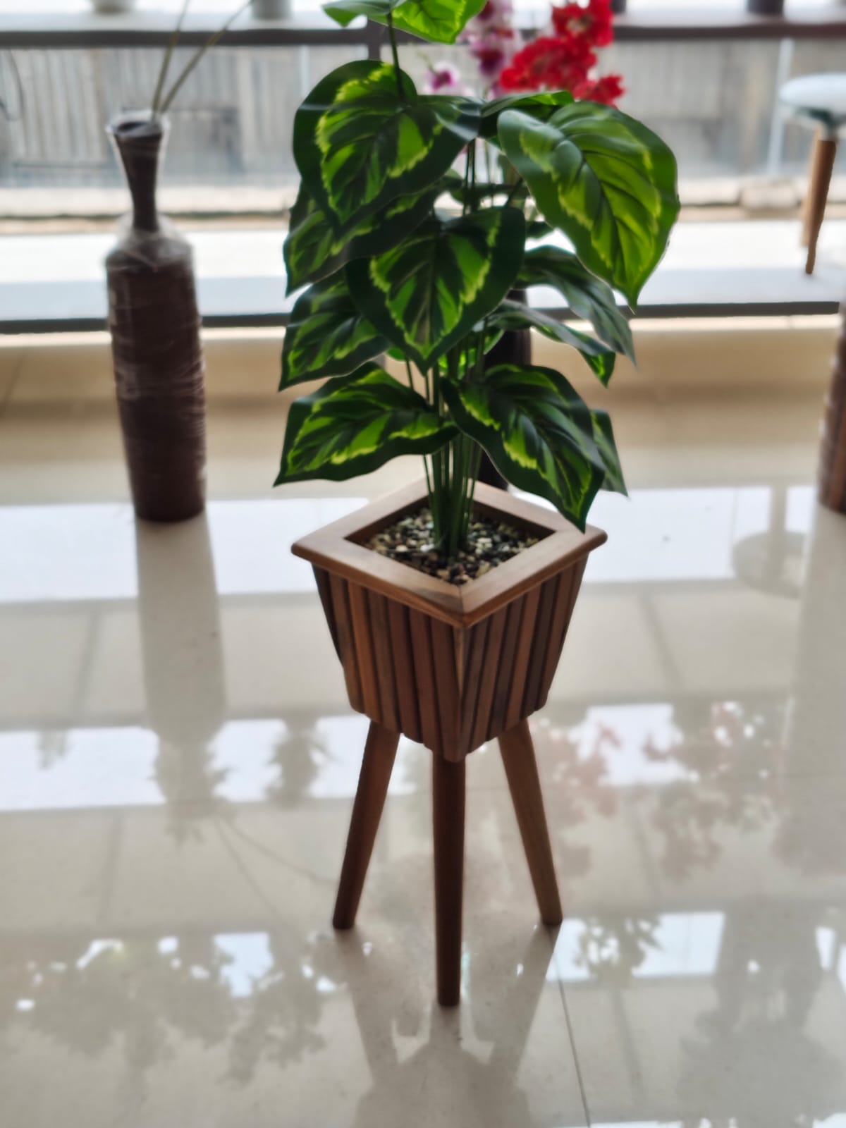 WOODEN POT