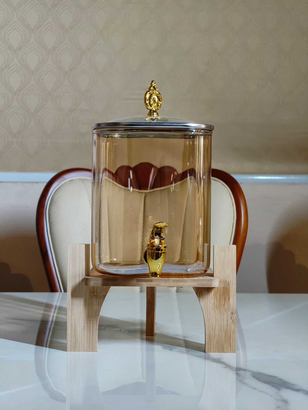 Glass jar